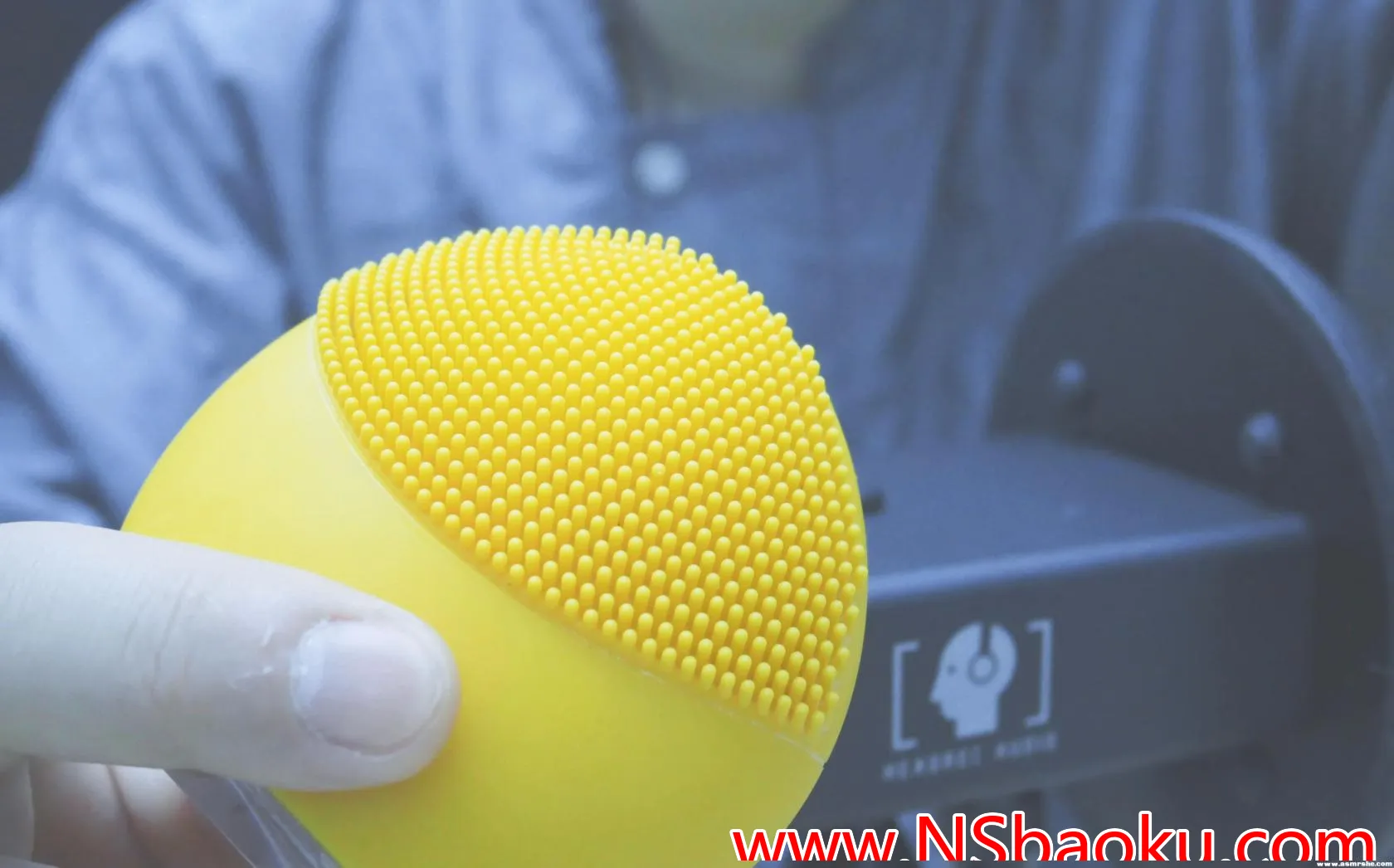 沉浸式ASMR舒缓体验:洁面仪与徒手按摩的完美结合