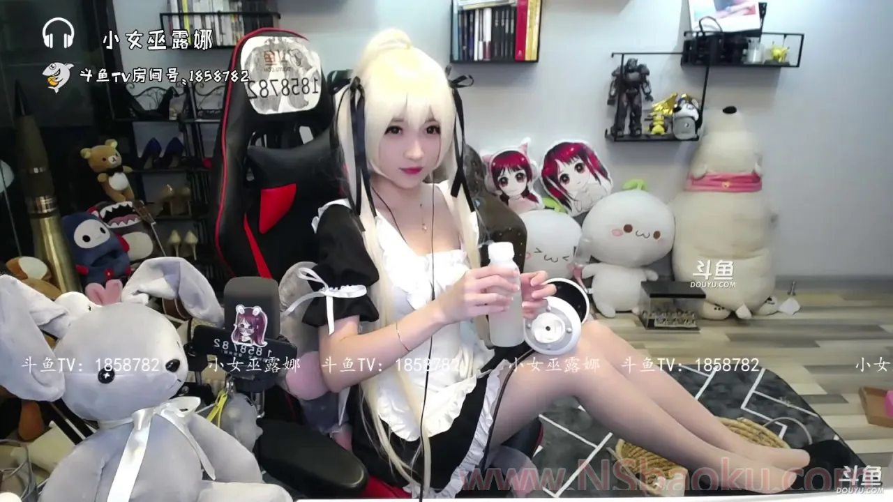 耳朵舒缓之旅:小女巫露娜的ASMR掏耳体验