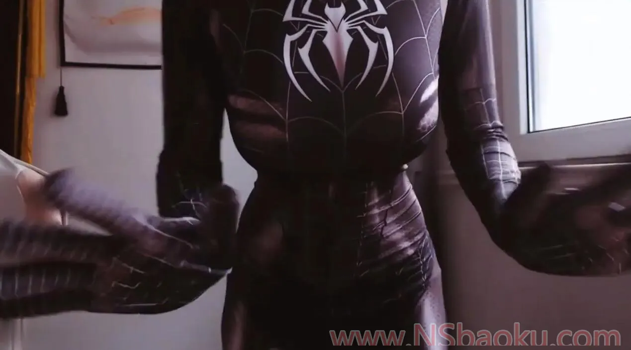 ASMR福利:Aki秋水蜘蛛侠定制版,聆听酥麻的舔耳盛宴!