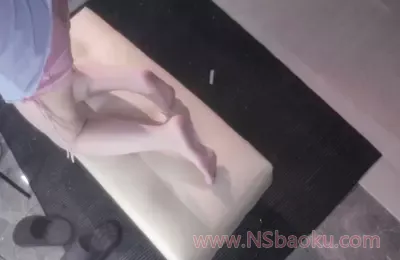 小一熟了白丝嫩模-男士宝库